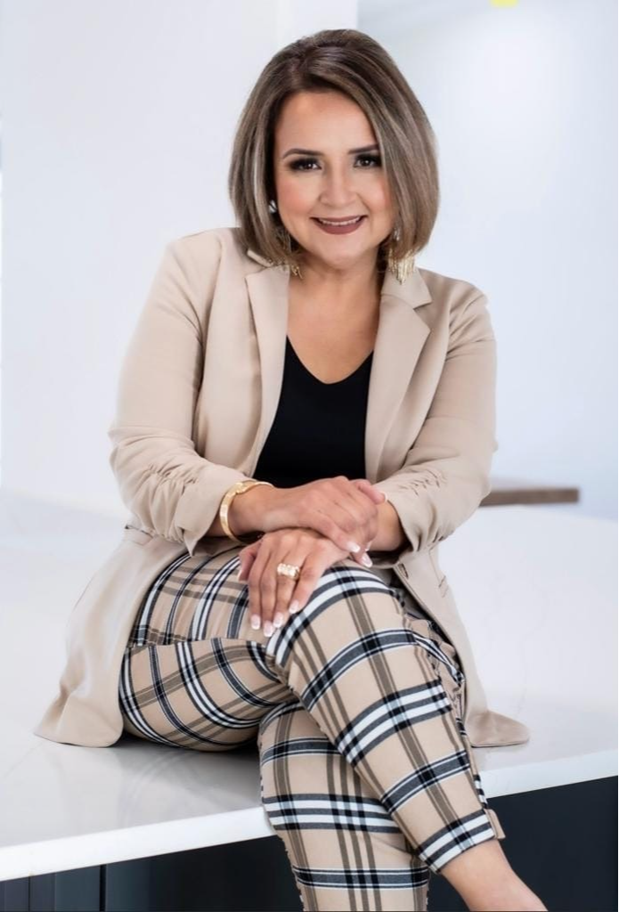 Heritage Real Estate Myrna Cruz